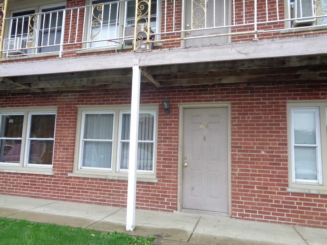 Primary Photo - 1340 N Main St