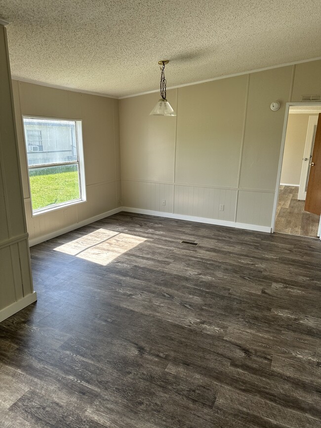 Foto del edificio - 315 Forest Creek Ln