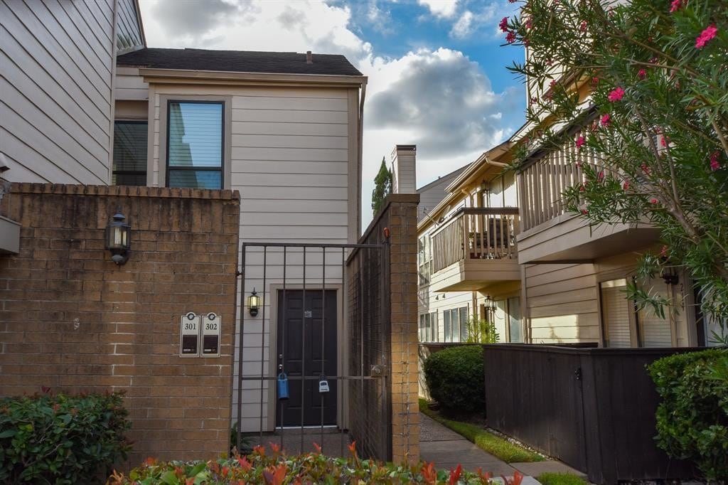 2277 S Kirkwood Rd Unit 302, Houston, TX 77077 Condo for Rent in