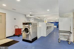 Foto del edificio - 10201 Grosvenor Pl