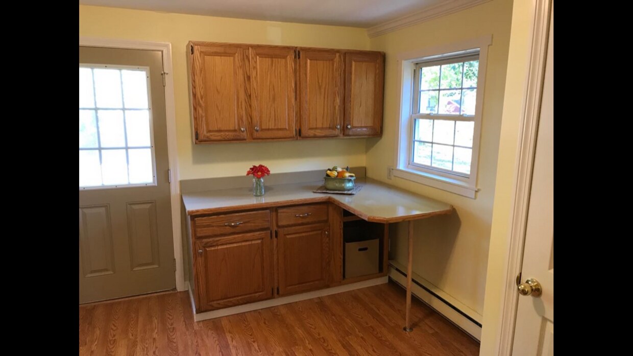 A lot of cabinet splace and eat in area. - 3 Gary Ct