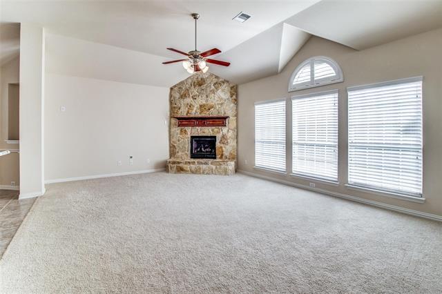 Foto del edificio - 323 Westphalian Dr