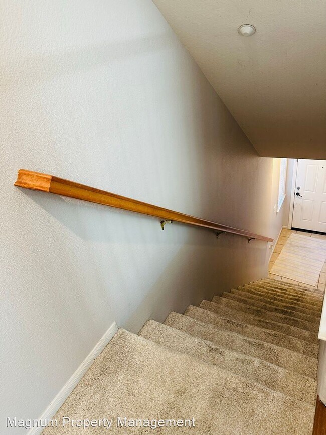Building Photo - 3 br, 2 bath House - 25039 Quince Hill St #2