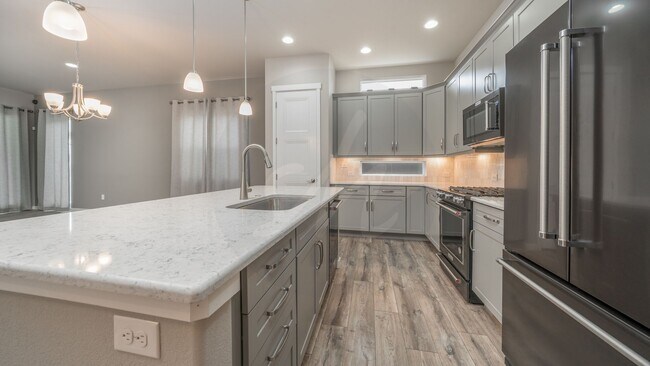 Foto del edificio - 55+ Gated Community at The Retreat at Banning Lewis
