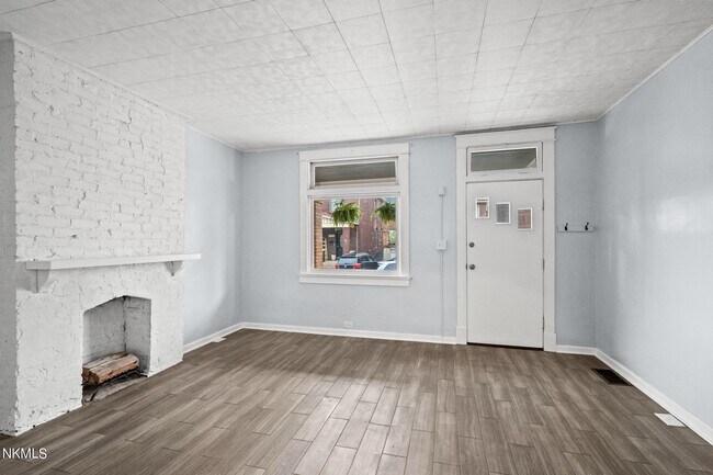 Building Photo - 210 Lafayette Ave