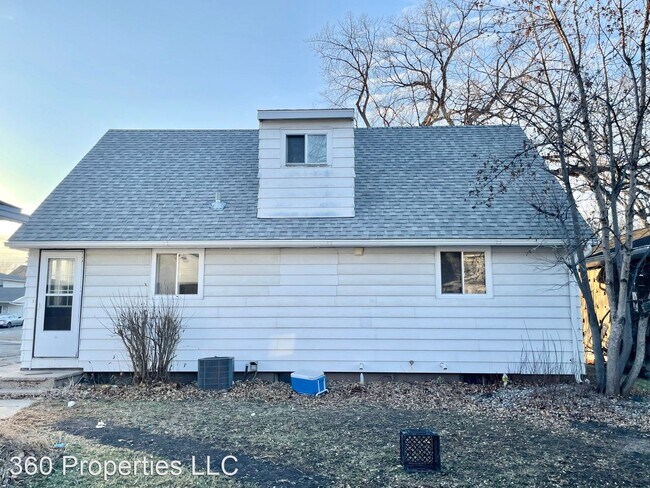 Building Photo - 3 br, 1.5 bath House - 1217 11th Street North