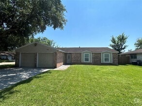 Building Photo - 1602 Dixie Hollow St