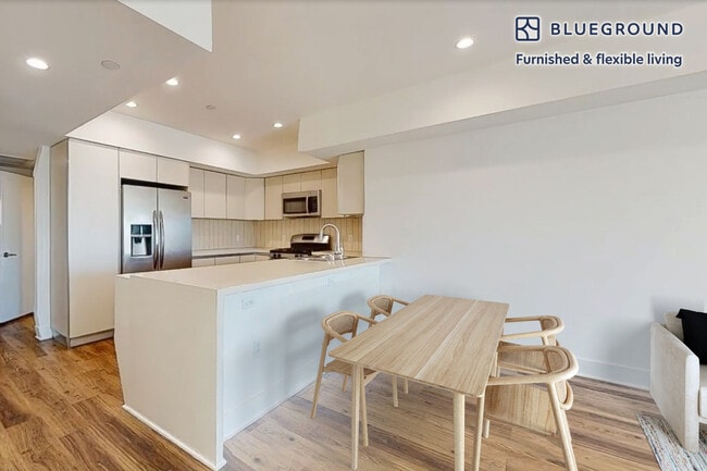 Foto del edificio - 1821 S Bentley Ave