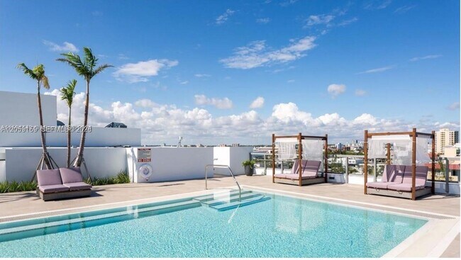 Foto del edificio - 9261 E Bay Harbor Dr