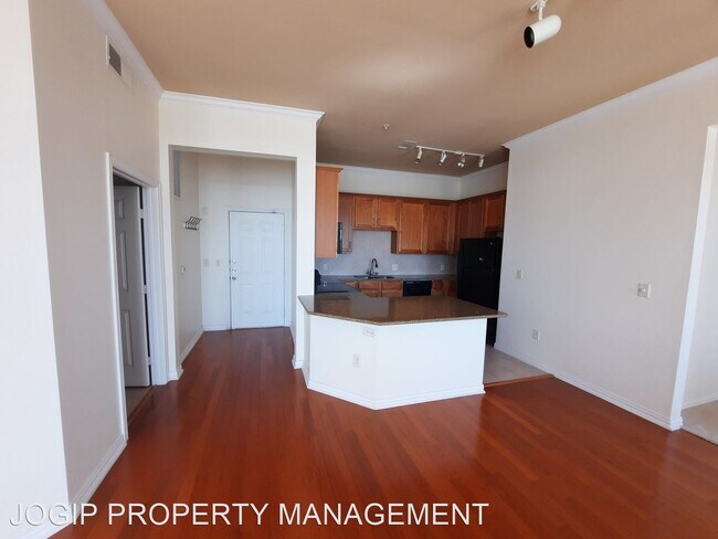 Foto del edificio - 2 br, 2 bath House - 800 E 15th St #307