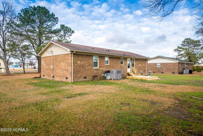 Building Photo - 1403 Tucker Rd