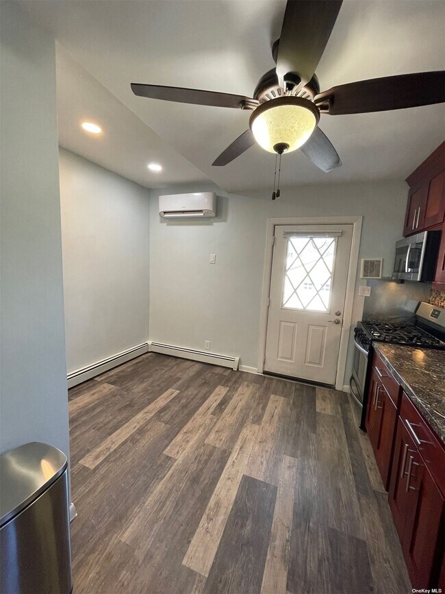Foto del edificio - 239-15 88th Ave