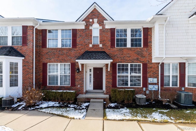 Foto del edificio - 41544 Mitchell Rd