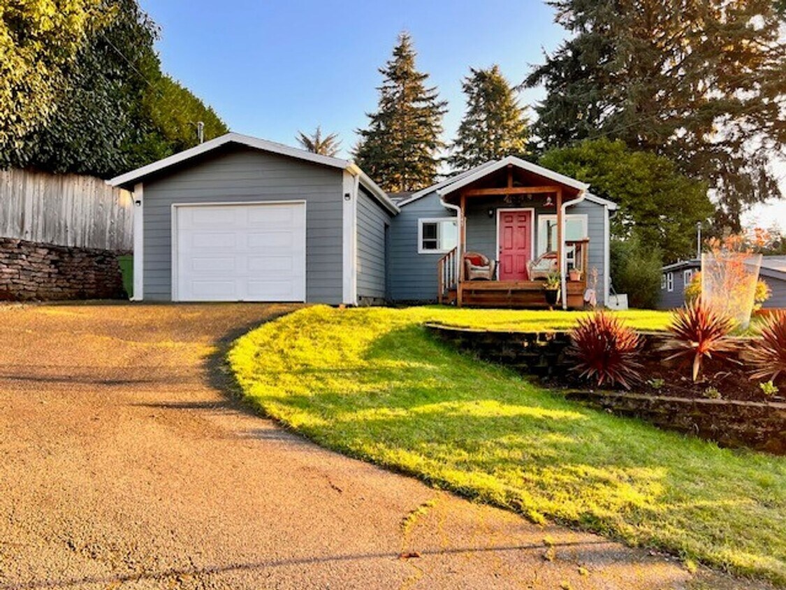 1545 Underwood Ave Unit 2138, Coos Bay, OR 97420 Room for Rent in