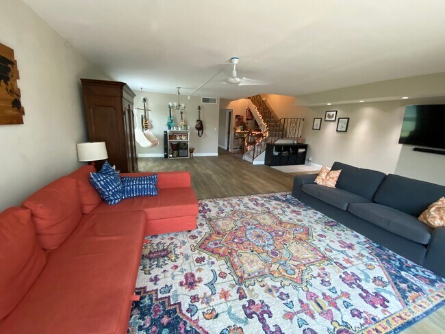 Livingroom - 912 NE 26th Ave
