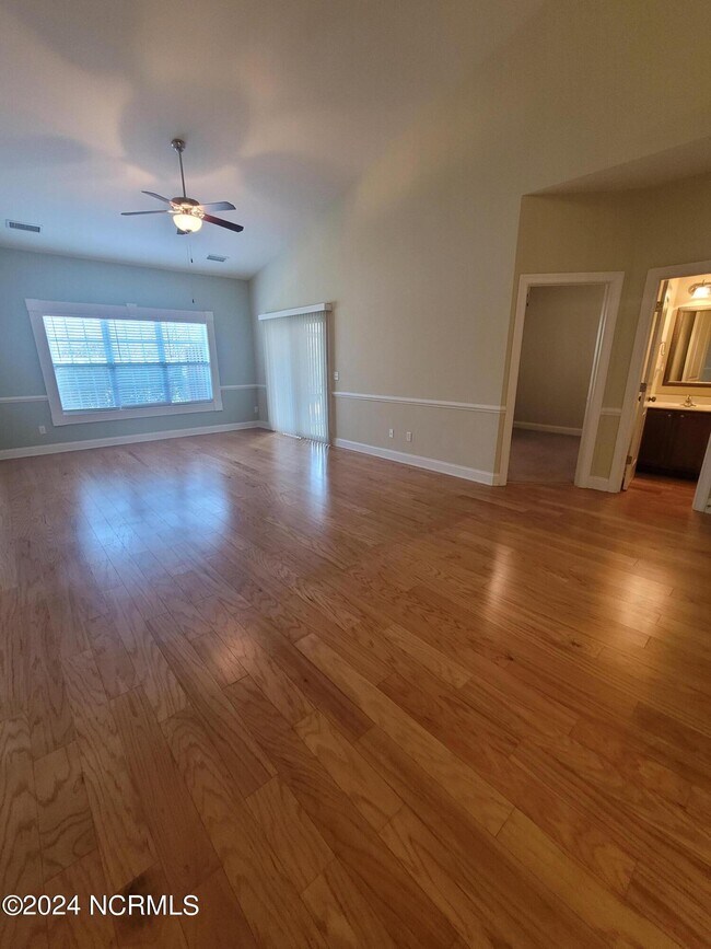Foto del edificio - 1131 Shellbank Ln