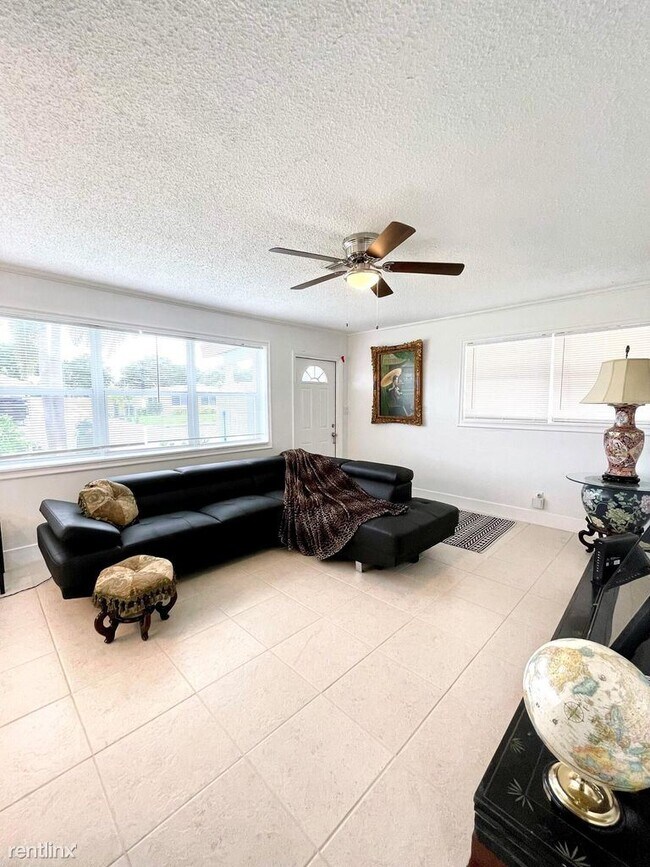 Foto del edificio - 3 br, 2 bath House - 414 SW 15th Ave