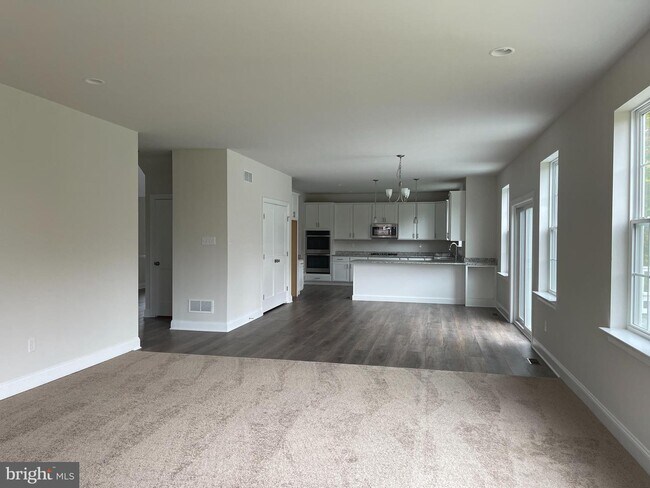 Foto del edificio - 3020 Whitehall Rd