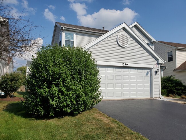 Building Photo - 1030 Shoreline Dr