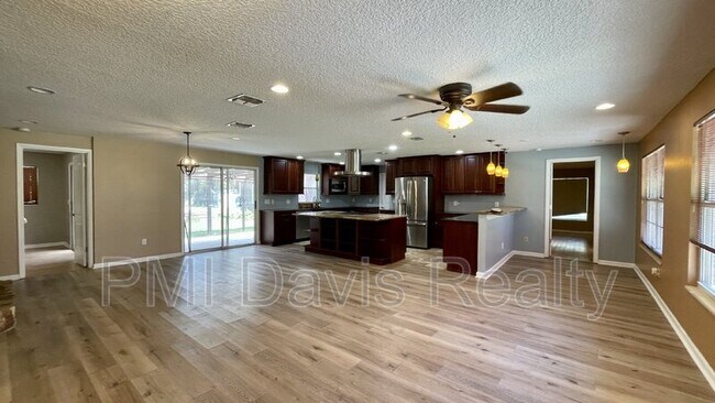 Building Photo - 415 Raggedy Point Ct