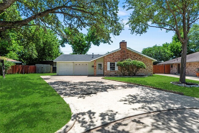 Foto del edificio - 4014 Mona Lee Ln