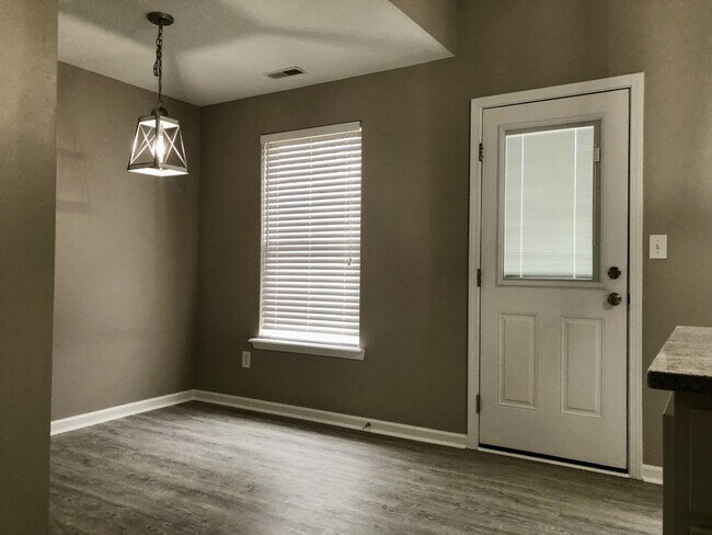 Building Photo - 119 Richfields Ave