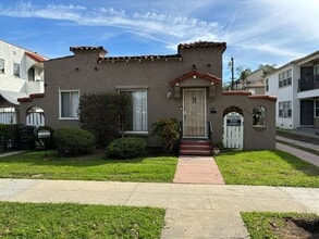 Building Photo - 2472 Chestnut Ave