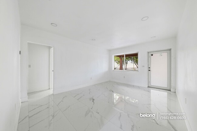 Building Photo - 801 NW 109th St