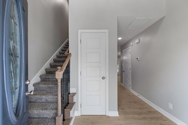Building Photo - Pet Friendly Four Bedroom!
