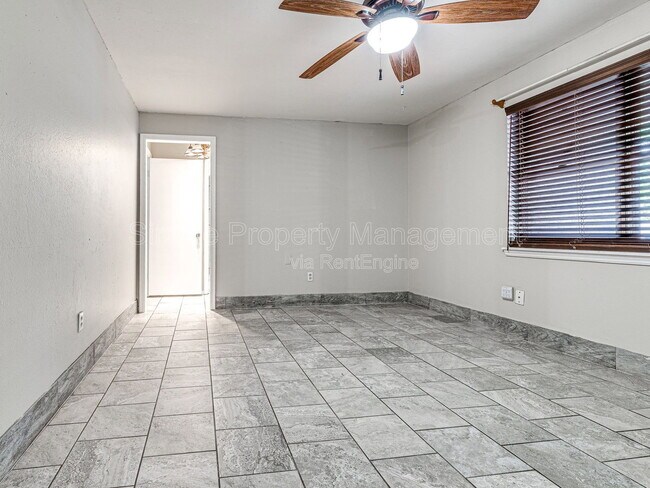 Foto del edificio - 3305 Neighbors Ln