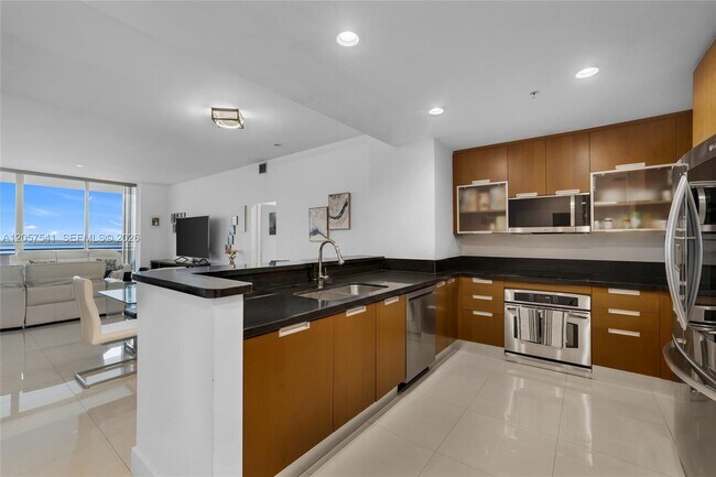 Building Photo - 7901 Hispanola Ave
