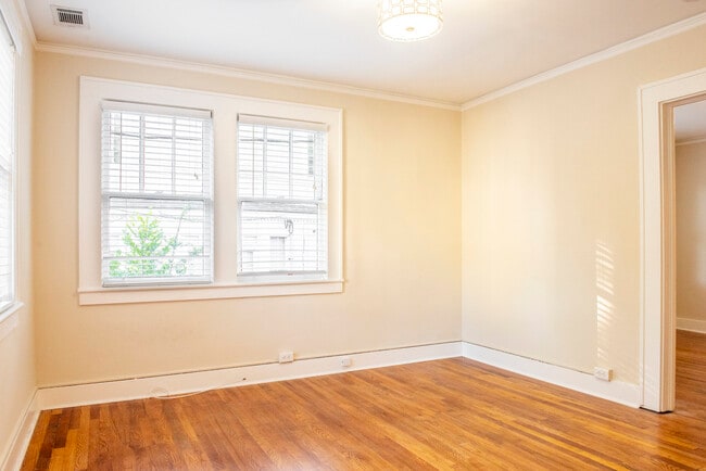 Building Photo - Renovated 1 bedroom apartment