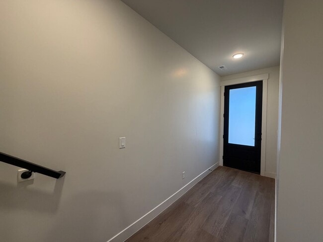 Building Photo - BRAND NEW TOWNHOME FOR RENT BY CRIMSON CLIFFS!