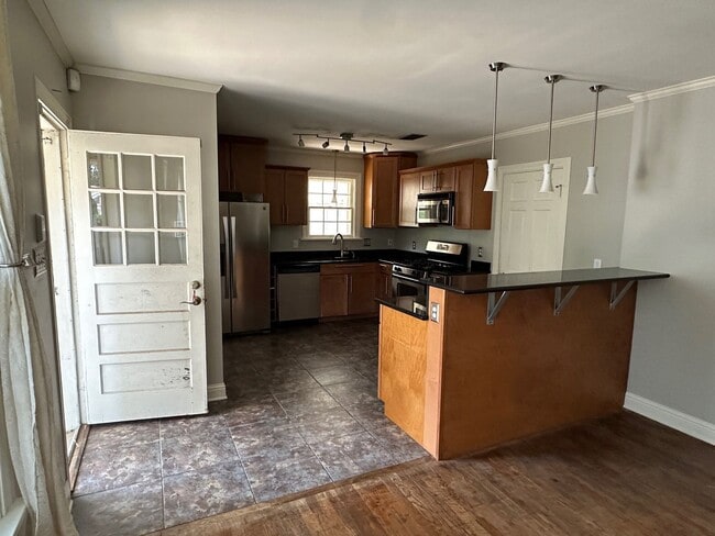 Foto del edificio - Welcome to Broadmoor!! Great 3 Bedroom 2 B...