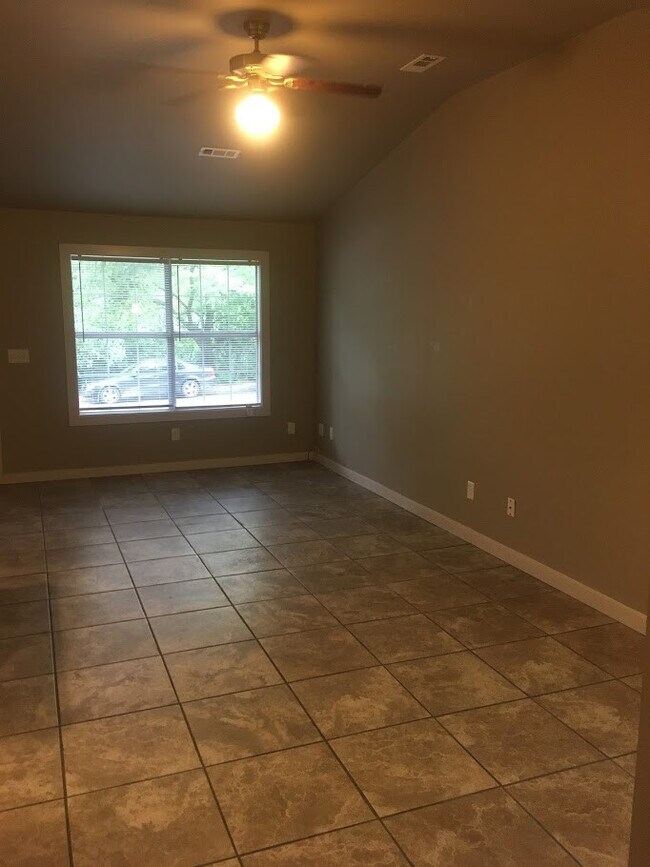 Foto del edificio - Storer Ave