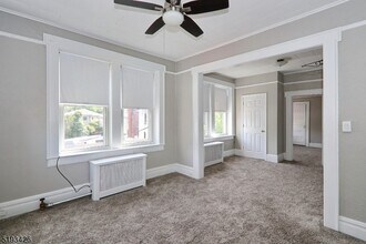 Building Photo - 4 Highland Pl