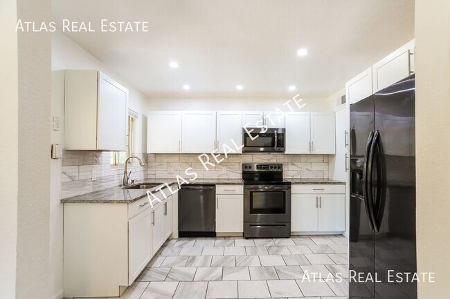 Building Photo - 3 bed 2 bath home near Anschutz Medical Ca...
