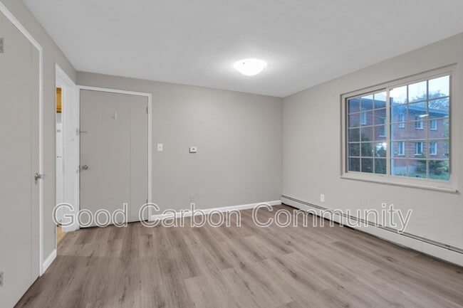 Building Photo - 313 Beattie Ave