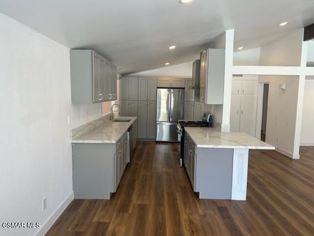 Foto del edificio - 17531 Lemarsh St