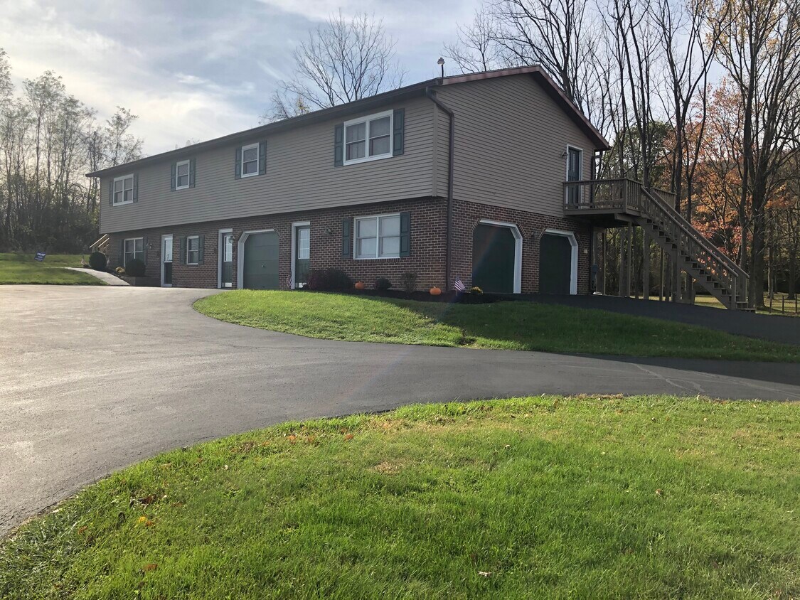 Primary Photo - 710 S Mountain Rd