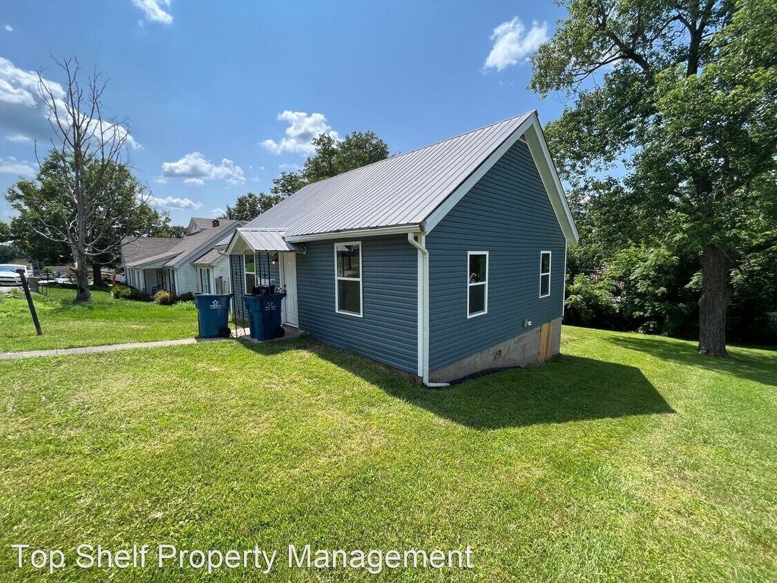 Primary Photo - 2 br, 1 bath House - 524 Graham Ave
