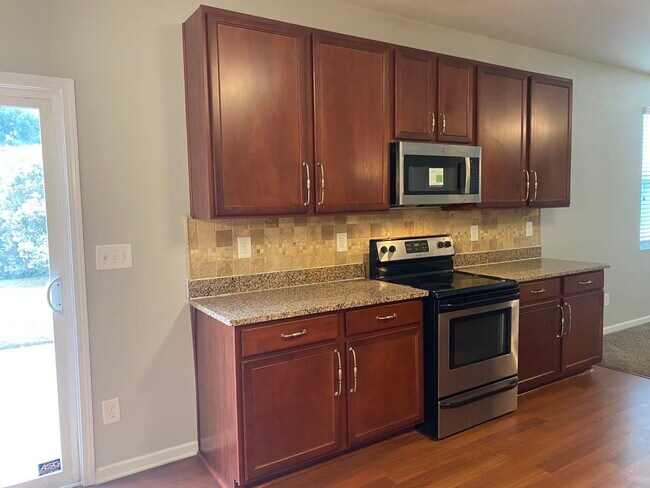 Foto del edificio - 8615 Heartleaf Rd