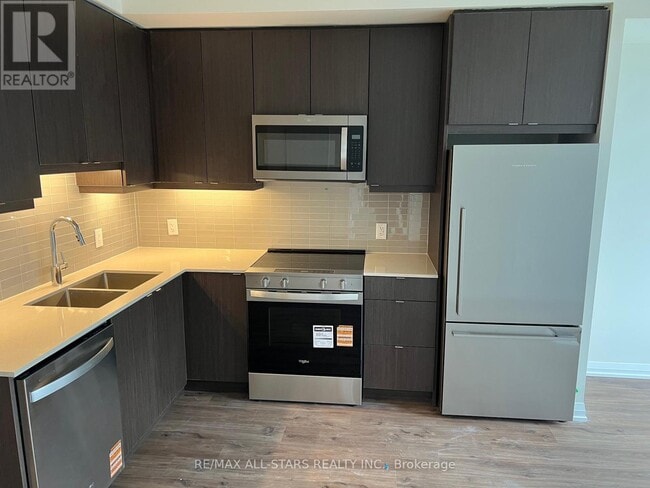 Building Photo - 3260 Sheppard Ave E