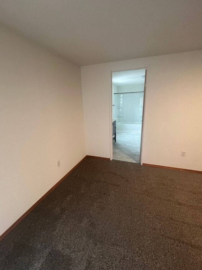 Foto del edificio - Large 3 bed 2 bath mobile