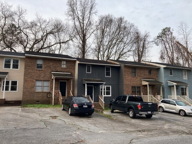 Building Photo - 3 Bedroom Clemson Condo