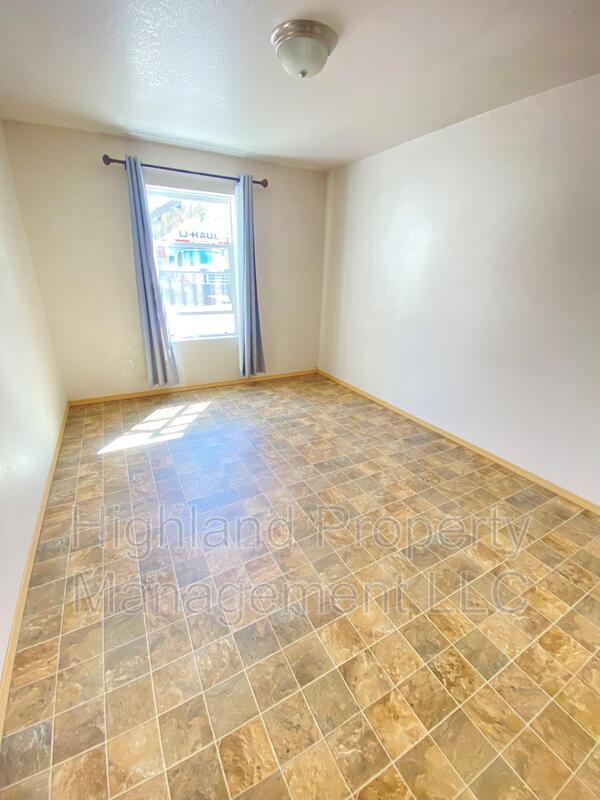 Foto del edificio - 1063 NE B St