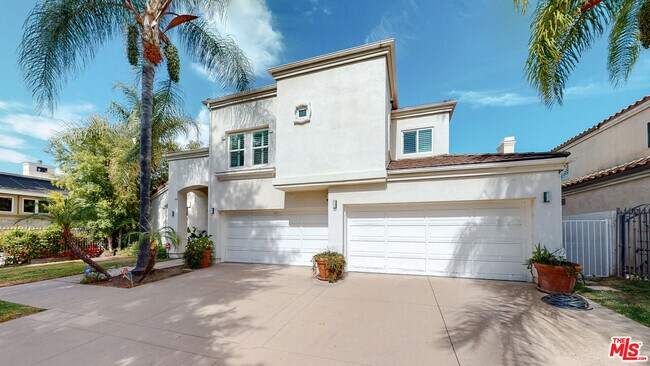 Foto del edificio - 4950 Densmore Ave