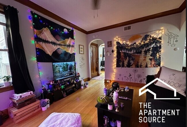 Building Photo - 3844 N Bernard St