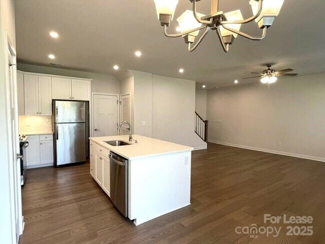 Foto del edificio - 10476 Dalton Woods Ct NW