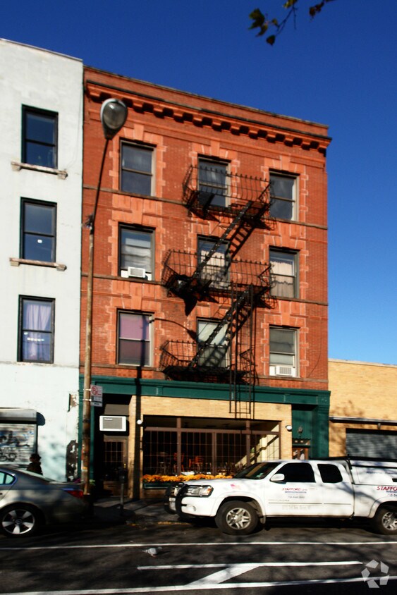 Foto del edificio - 38 Henry St